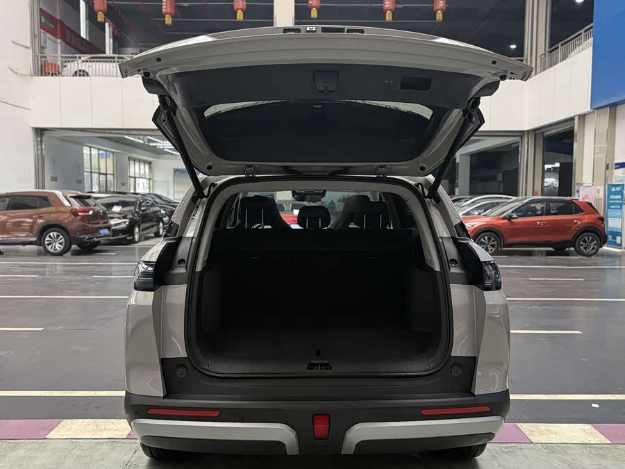 BYD Sea Lion 07 DM-i 2025 car image #12