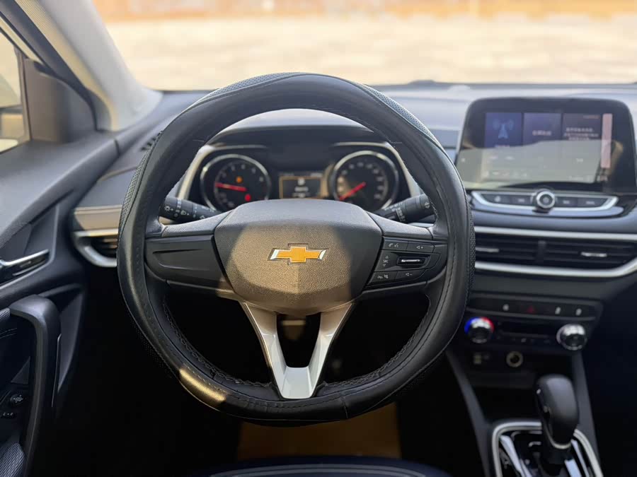 Chevrolet Tracker 2022 imagen de coche #12