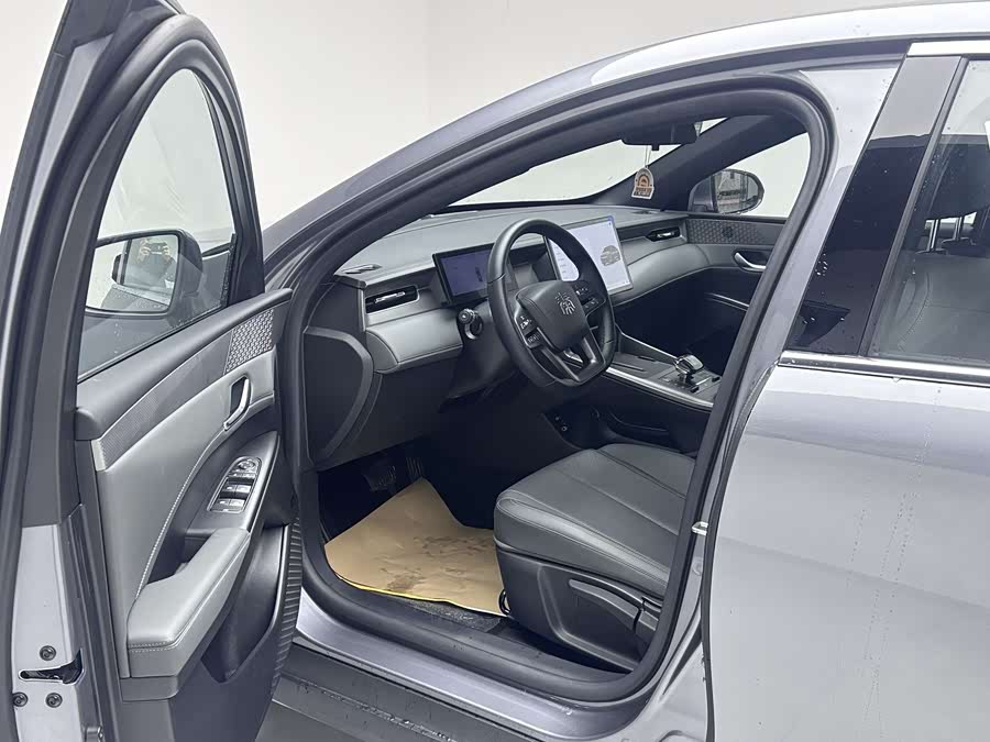 BYD Qin Plus 2025 #12 BYD Qin Plus 2025 car image #12