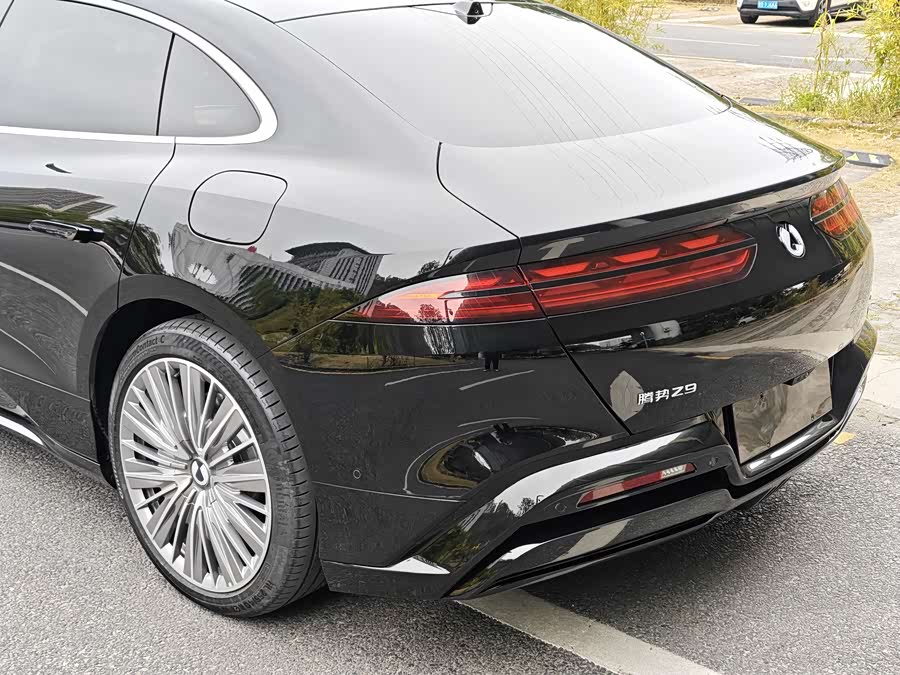 Denza Z9 2024 #12 Denza Z9 2024 car image #12