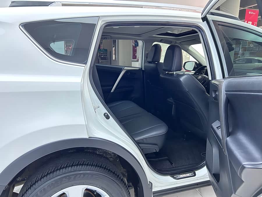 Toyota RAV4 2014 #12 Toyota RAV4 2014 car image #12