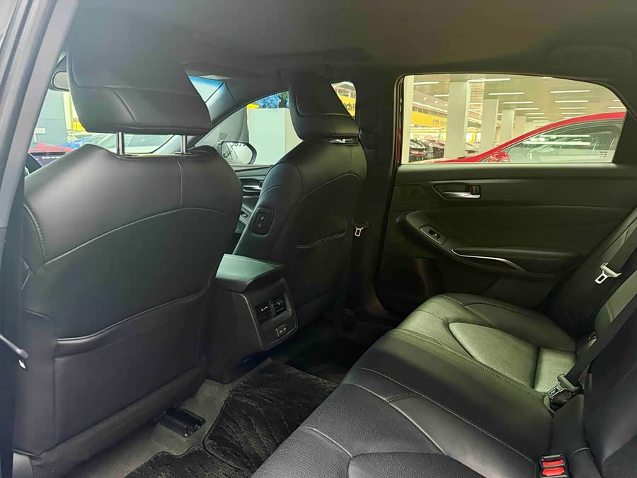 Toyota Avalon 2022 car image #12