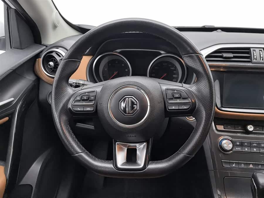 MG GS 2017 car image #12