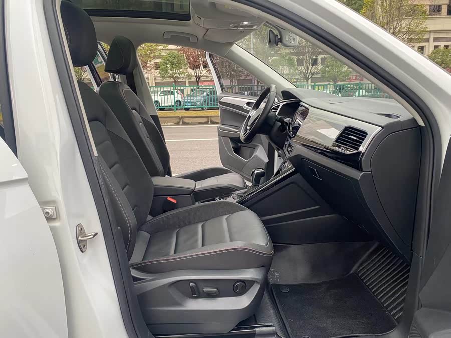 Volkswagen Tayron 2020 car image #12