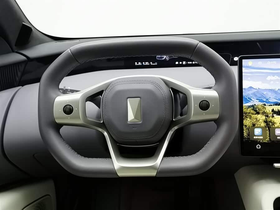 Avatr 12 2025 car image #12