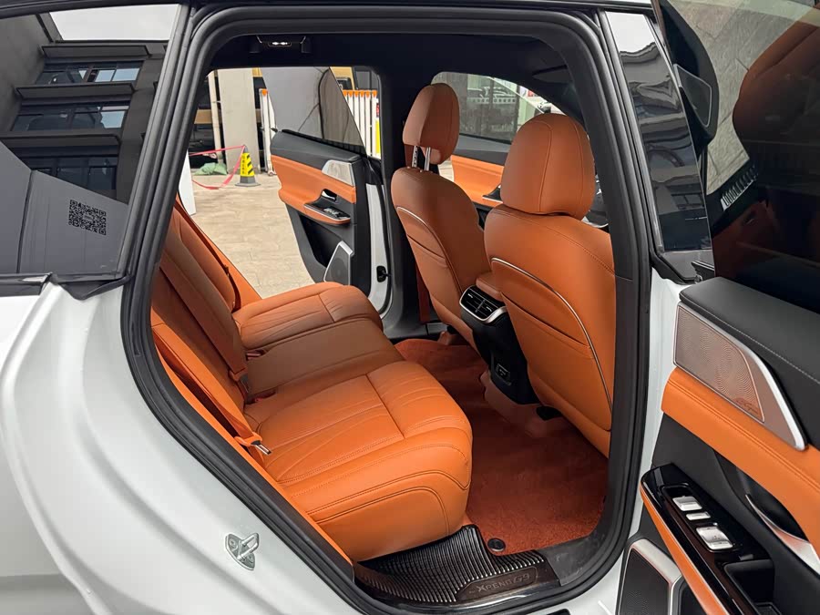 Xpeng G9 2025 car image #12