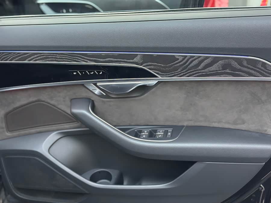 Audi A8 2019 imagem de carro #12