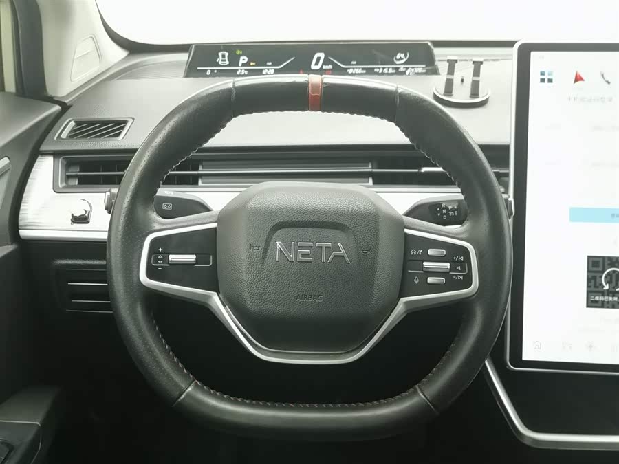 哪吒汽车 哪吒V 2022 汽车图片 #12