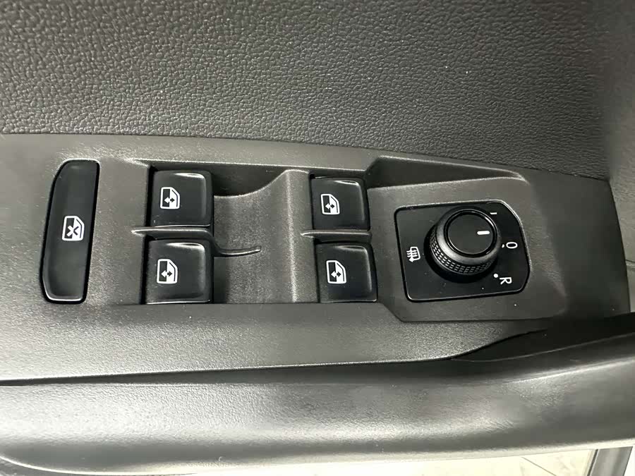Volkswagen T-Cross 2021 #12 Volkswagen T-Cross 2021 car image #12