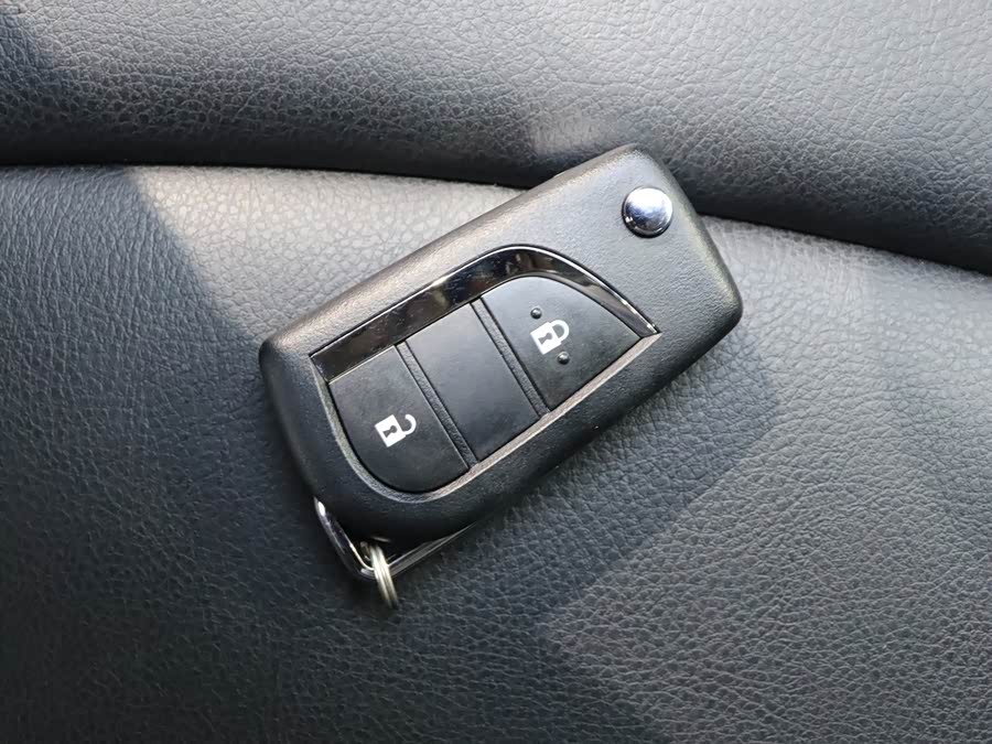 Toyota RAV4 2024 car image #12