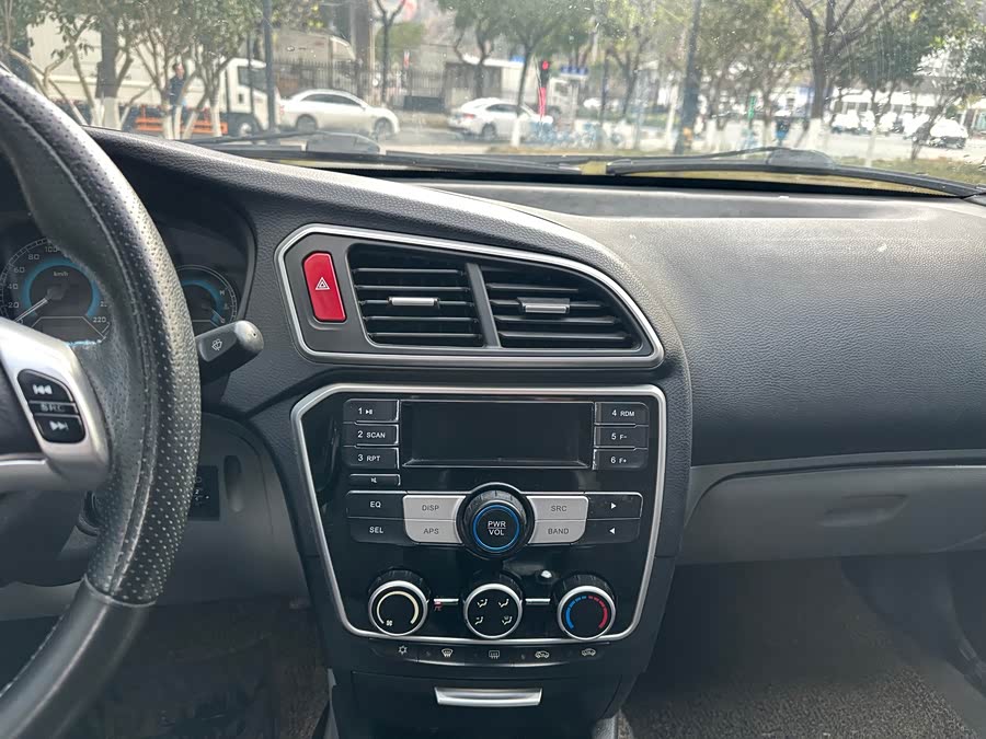 Soueast V3 Lingyue 2015 immagine di auto #12