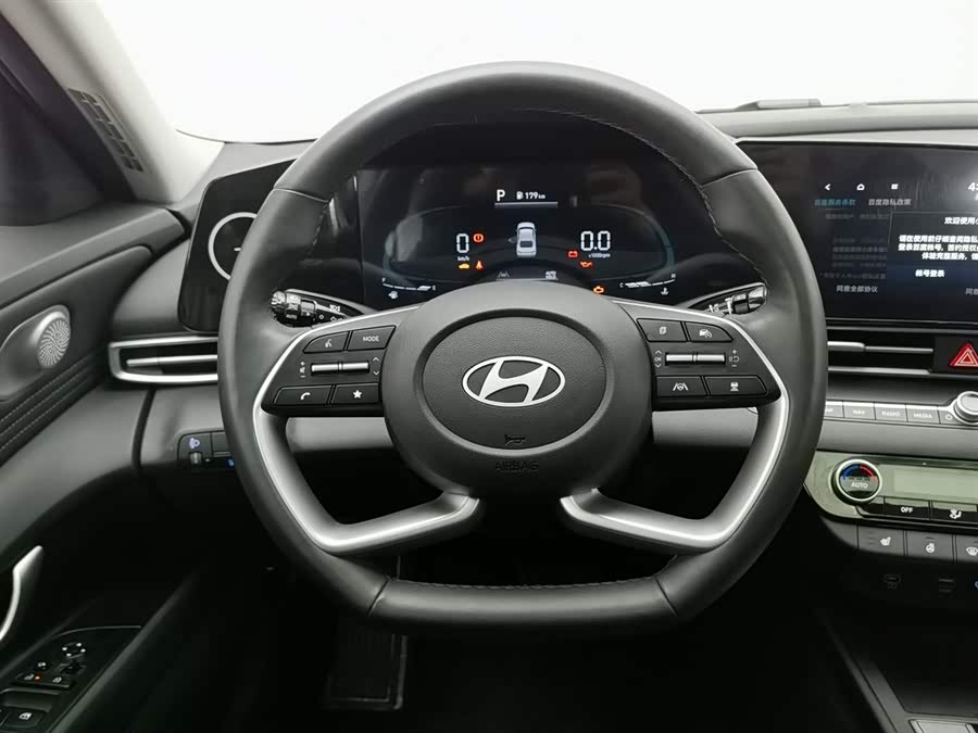 Hyundai Elantra 2023 immagine di auto #12