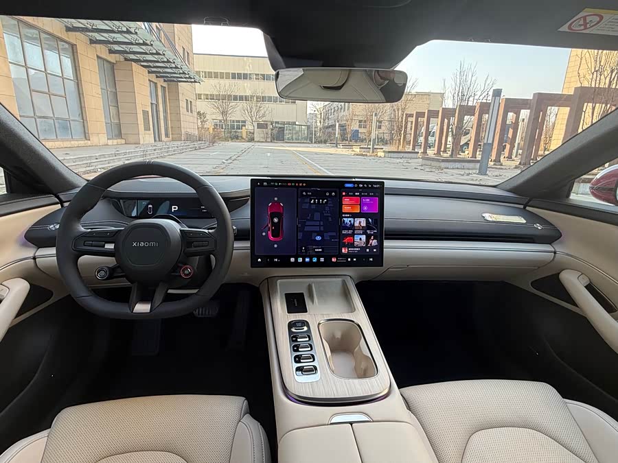 MI SU7 2025 immagine di auto #12
