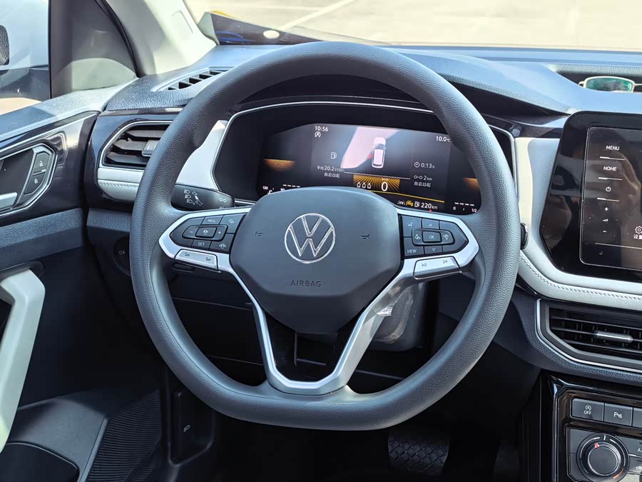 Volkswagen Tharu 2025 immagine di auto #12