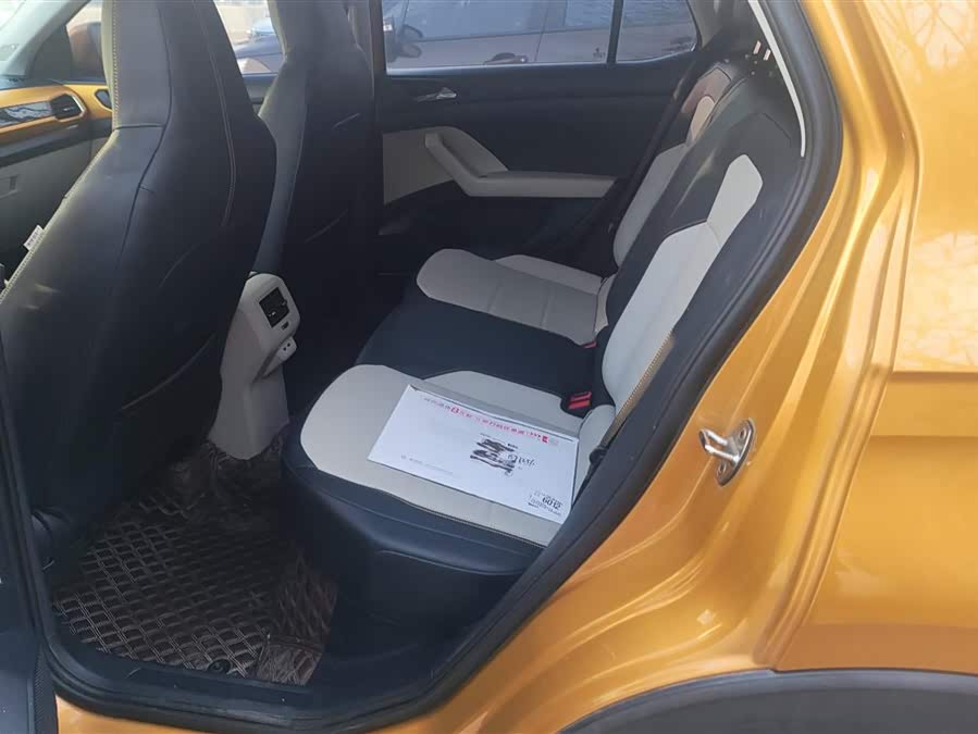 Volkswagen T-Cross 2019 car image #12