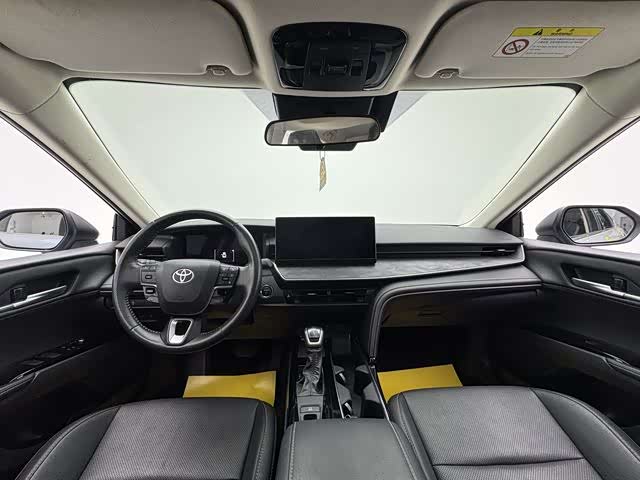 Toyota Camry 2024 immagine di auto #12