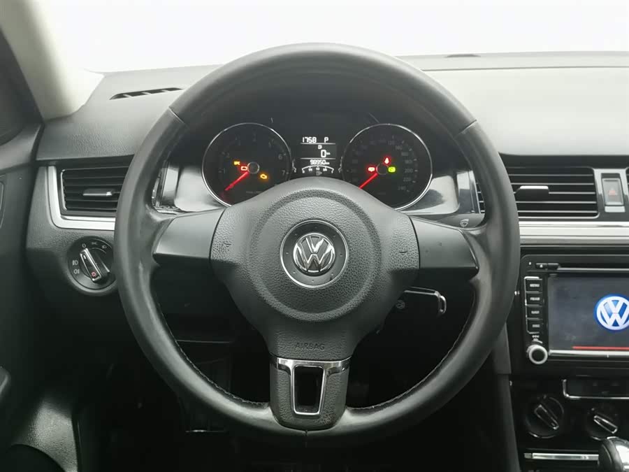 Volkswagen Bora 2013 immagine di auto #12