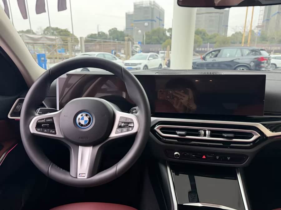 BMW i3 2024 car image #12