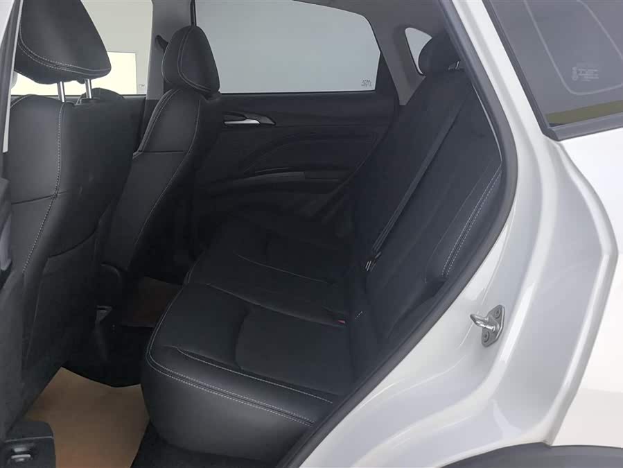 哪吒汽车 哪吒V 2022 #12 哪吒汽车 哪吒V 2022 汽车图片 #12