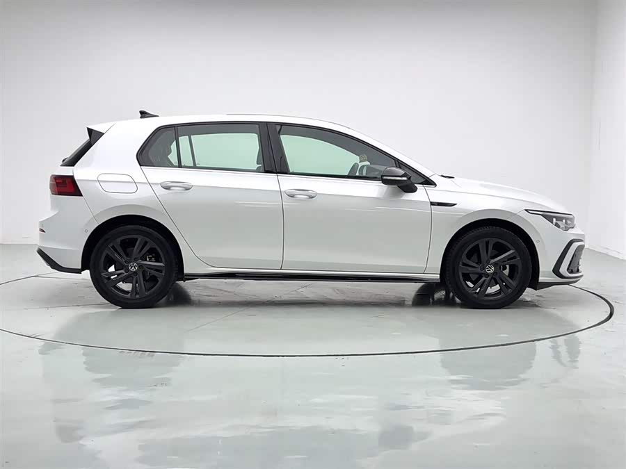 Volkswagen Golf 2021 car image #12