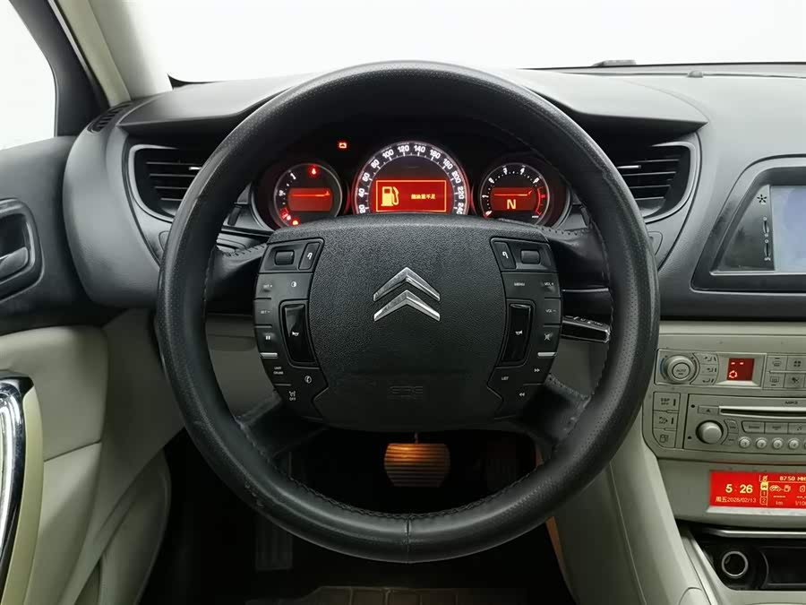 Citroen C5 2012 car image #12