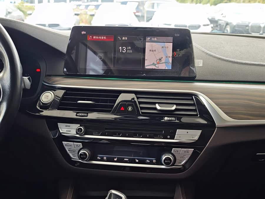 BMW 5 Series New Energy 2019 car image #12