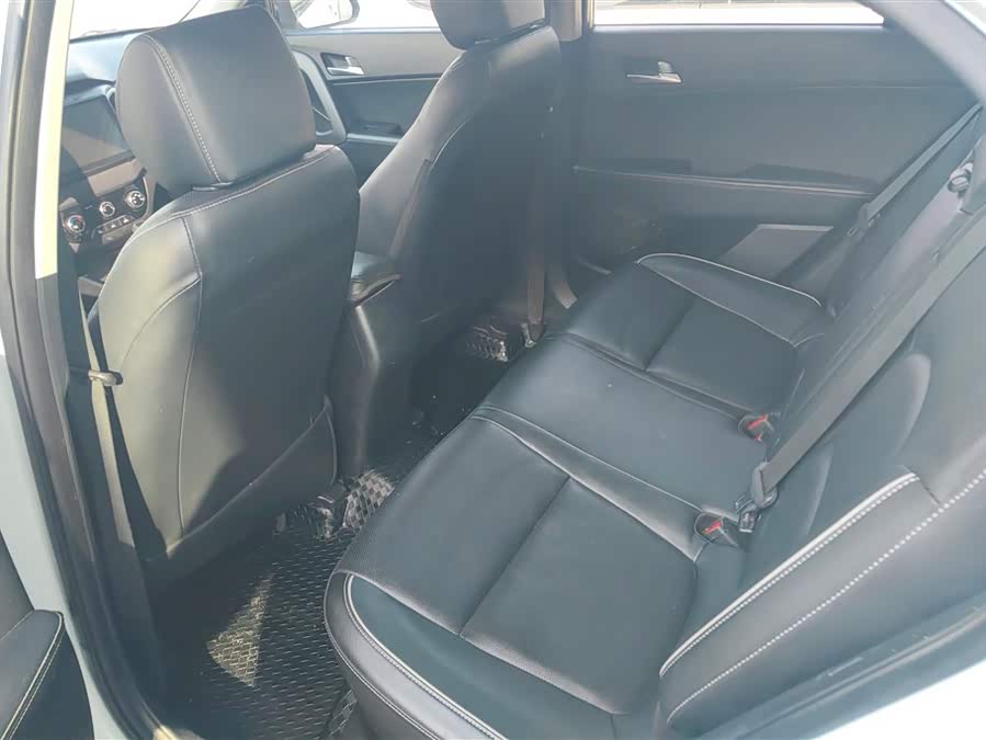 Hyundai ix25 2018 car image #12