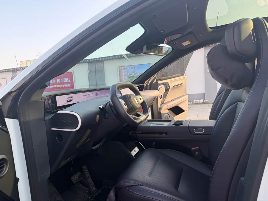 Avatr 07 2025 car image #12