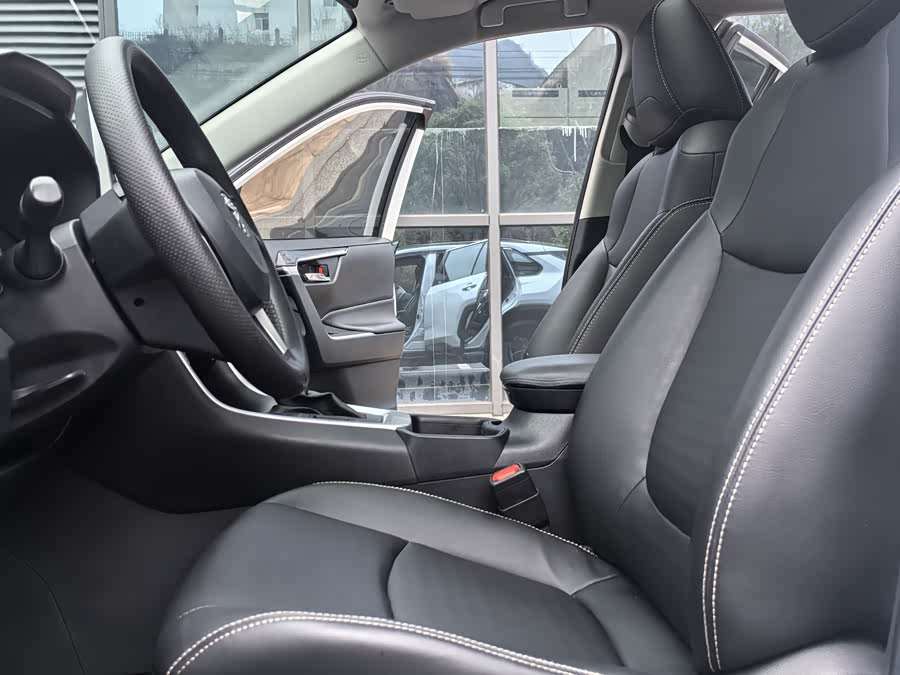 Toyota RAV4 Hybird E+ 2021 immagine di auto #12