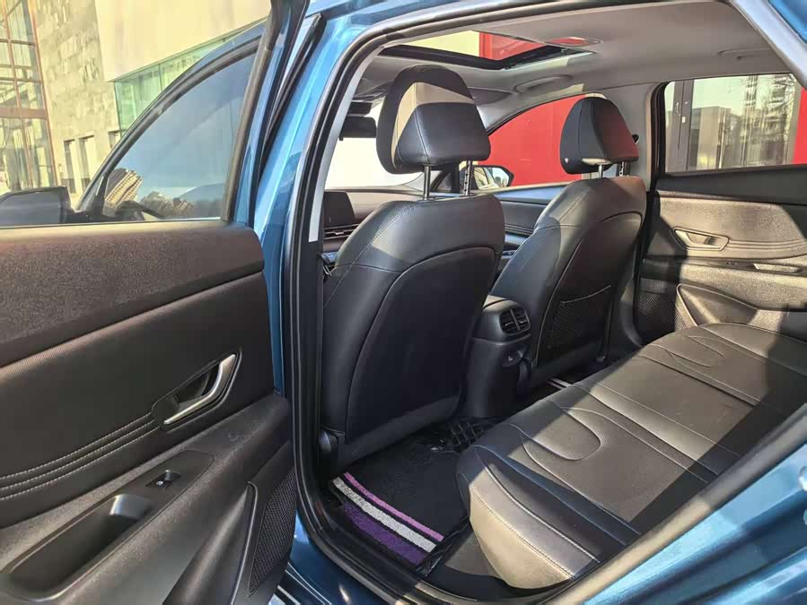 Hyundai Elantra 2023 car image #12