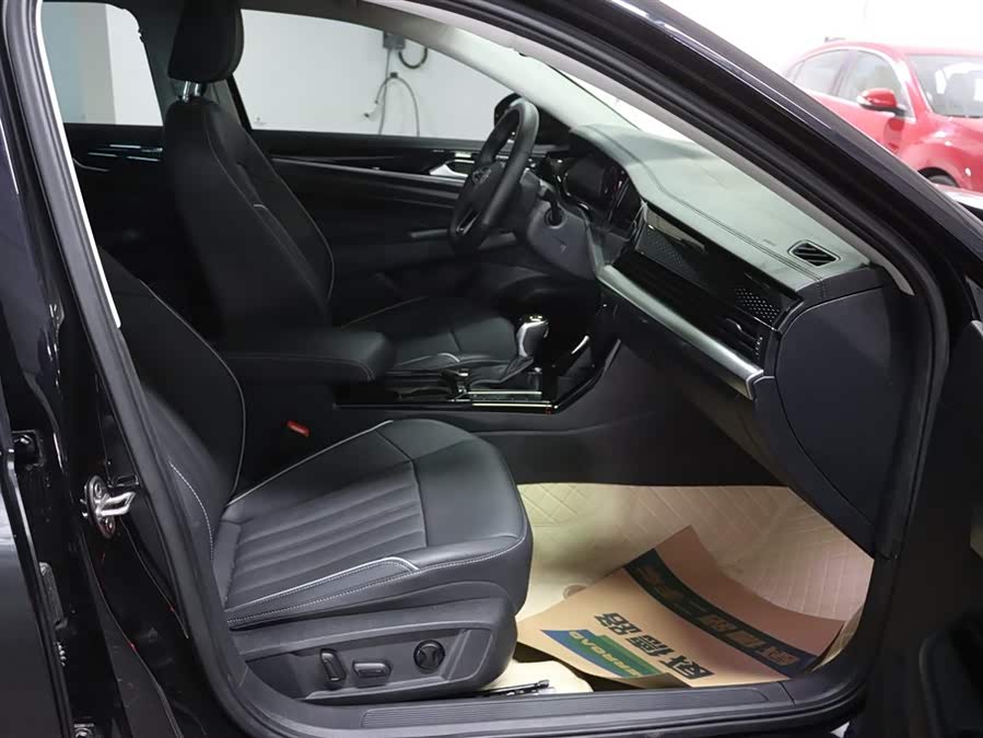 Volkswagen Passat 2022 immagine di auto #12