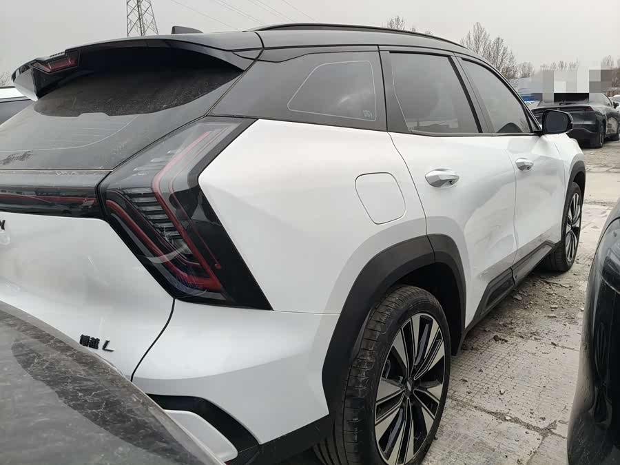 GEELY Boyue L 2025 car image #12