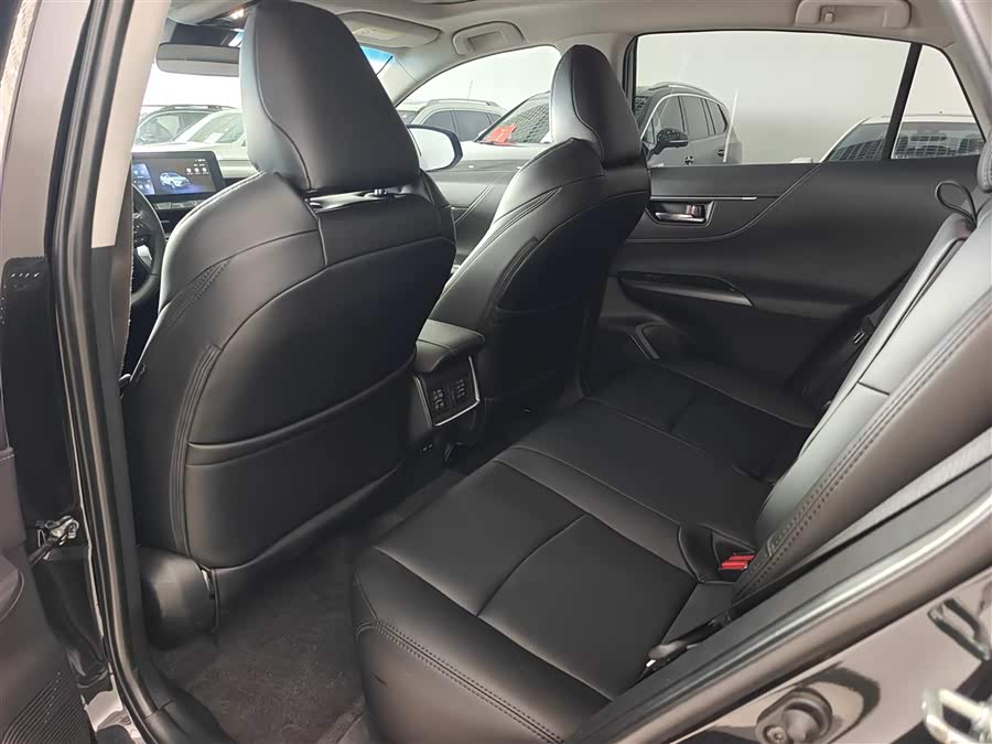 Toyota Harrier 2023 car image #12