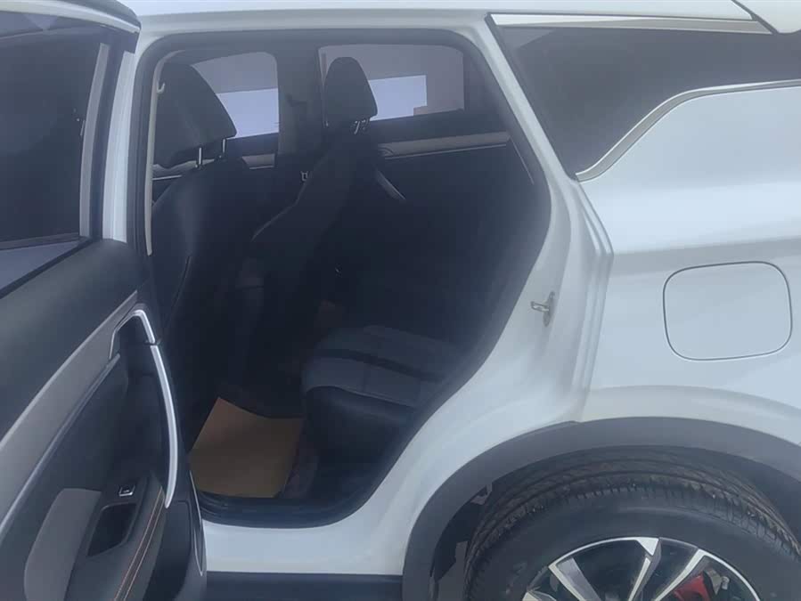 GEELY Coolray 2023 car image #12