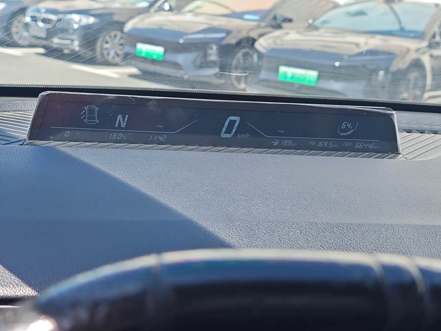 哪吒汽车 哪吒V 2020 汽车图片 #12