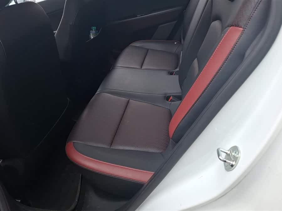 Hyundai ix25 2018 car image #12