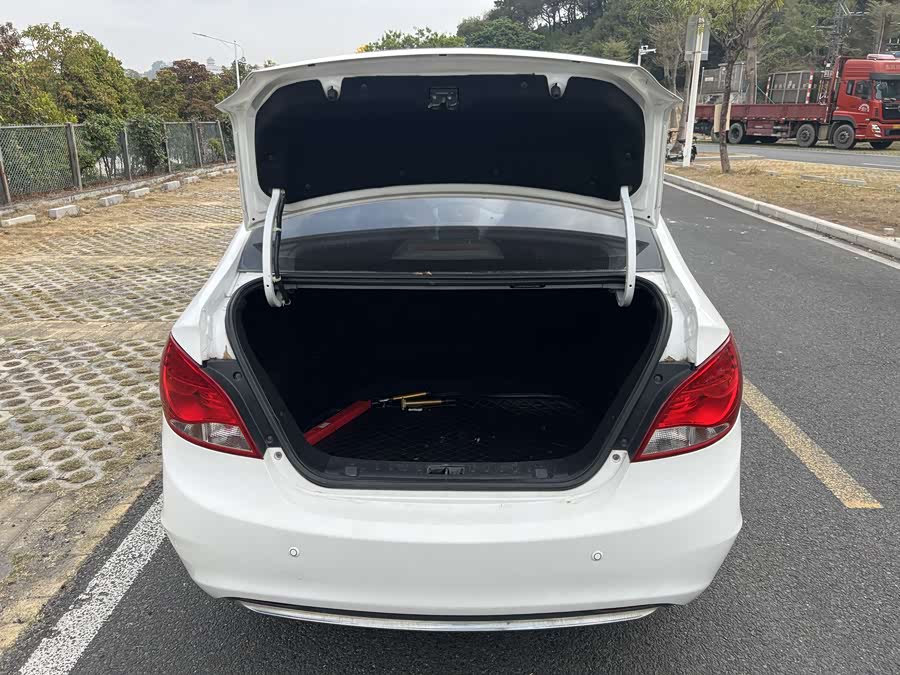 JAC 2017 #12 JAC 2017 car image #12