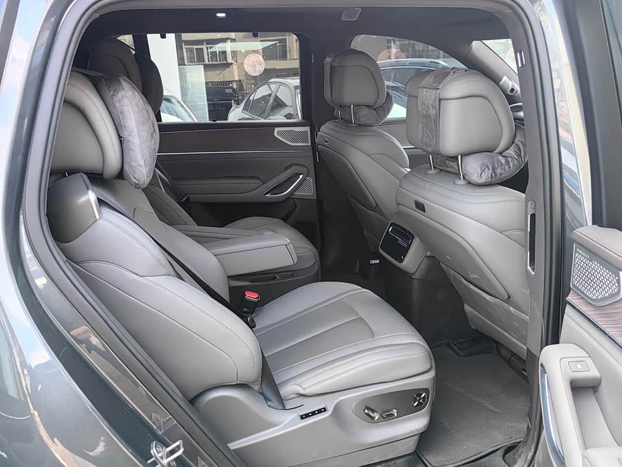 Denza N9 2025 #12 Denza N9 2025 car image #12