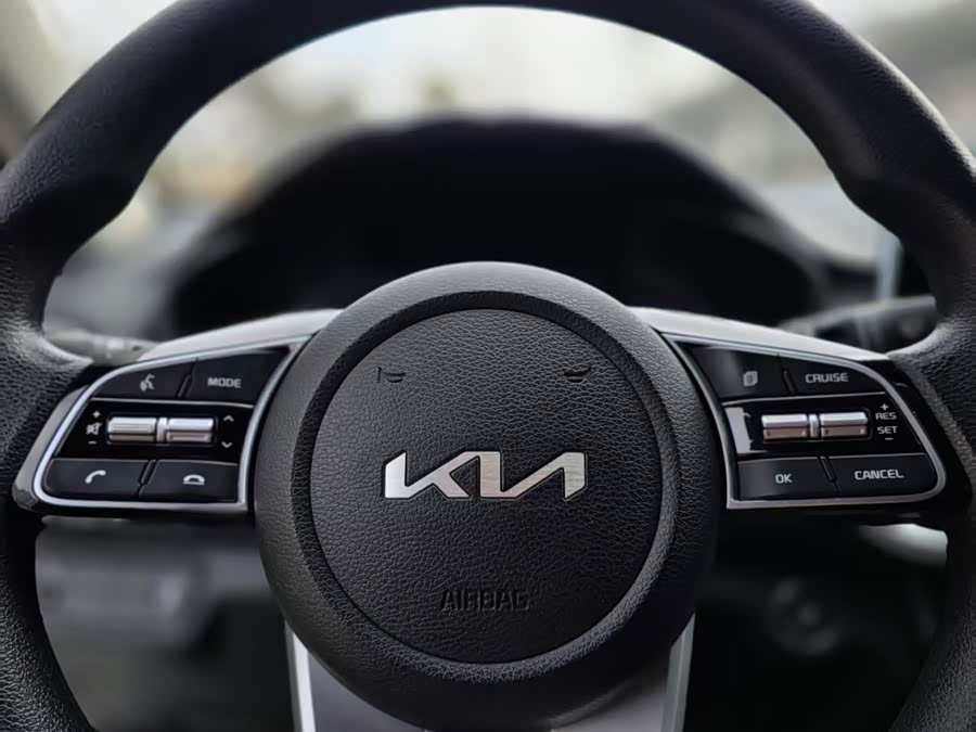 Kia K3 2022 car image #12