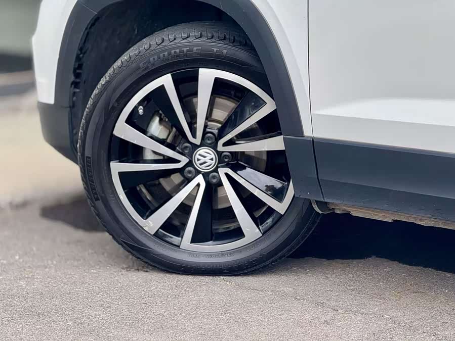 Volkswagen Tharu 2019 car image #12