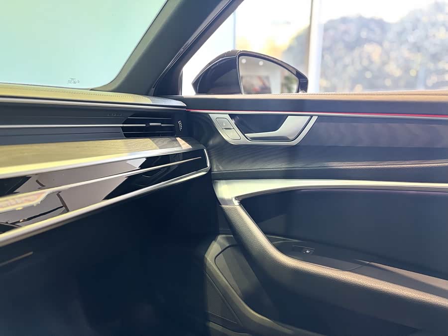 Audi A6L 2025 car image #12