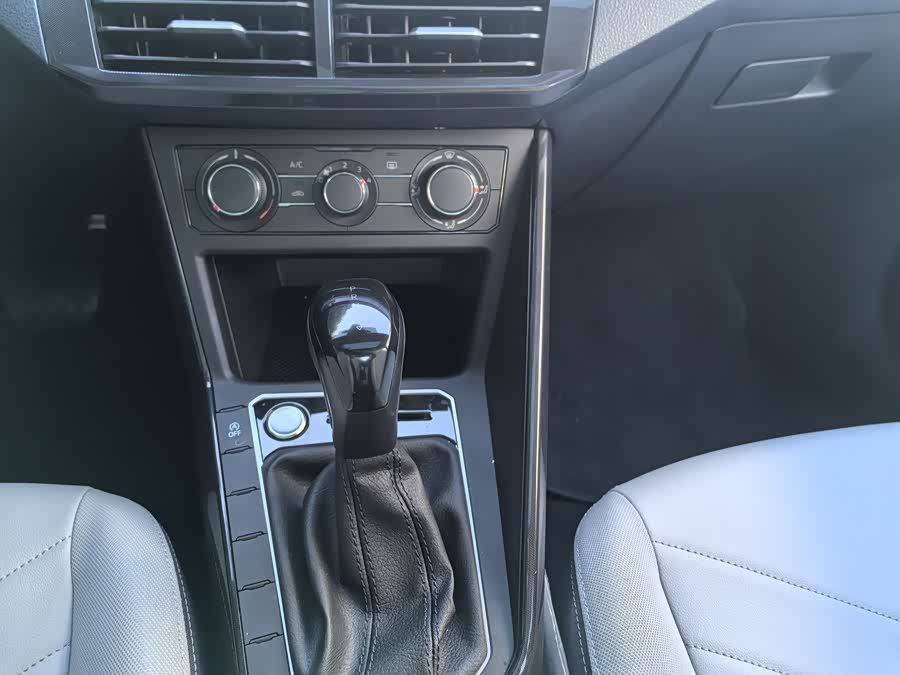 Volkswagen Lavida 2024 immagine di auto #12