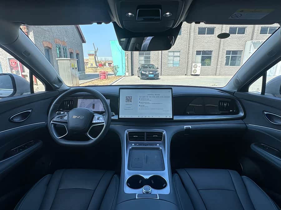 BYD Sea Lion 07 DM-i 2025 car image #12