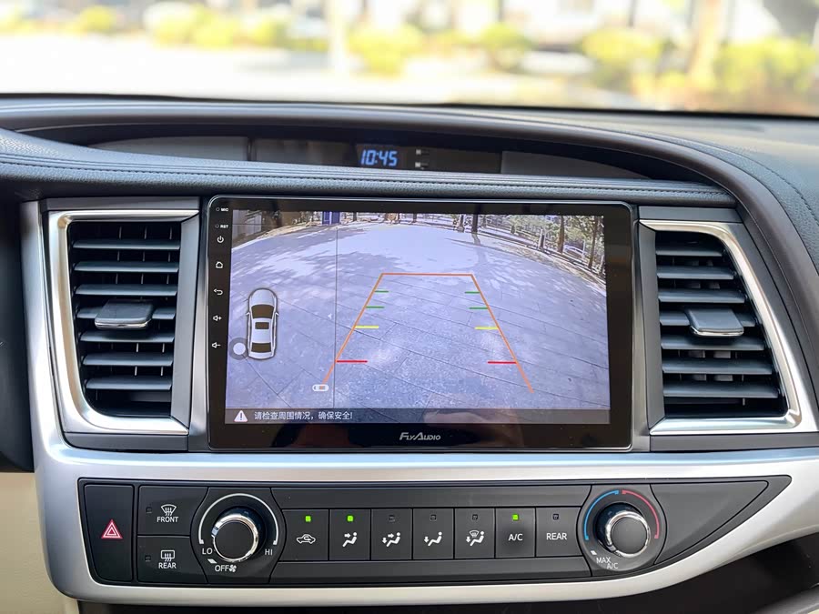 Toyota Highlander 2019 car image #12