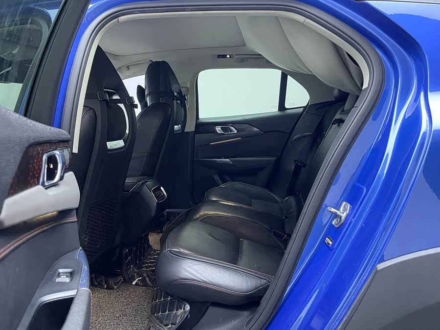 Lynk & Co 02 2018 #12 Lynk & Co 02 2018 car image #12