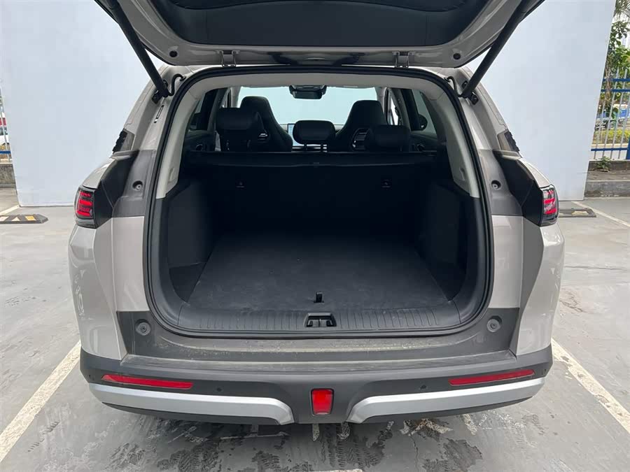 BYD Sea Lion 07 DM-i 2025 car image #12