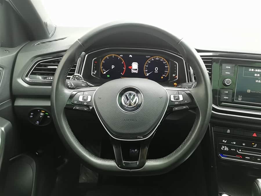 Volkswagen T-Roc 2026 car image #12