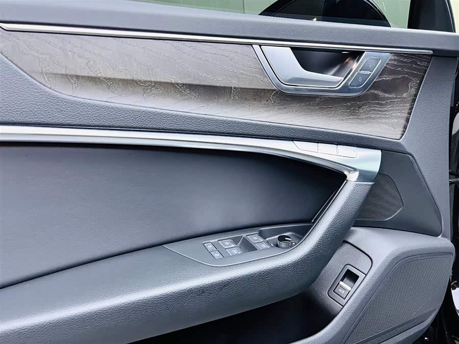 Audi A6L 2023 car image #12