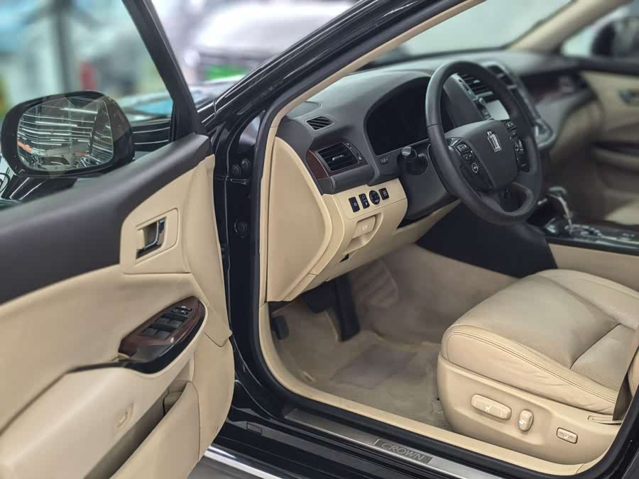 丰田 皇冠 2011 汽车图片 #12