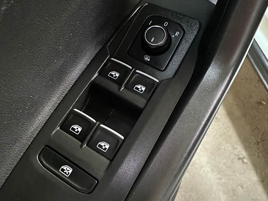 Volkswagen Tacqua 2022 car image #12